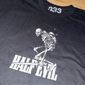 333 Half Evil T-Shirt Evil Skull Sword Shield Skater NWOT BLACK Graphic Print XL